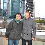 Mein Kommilitone Alexej und ich in der Moskau-City