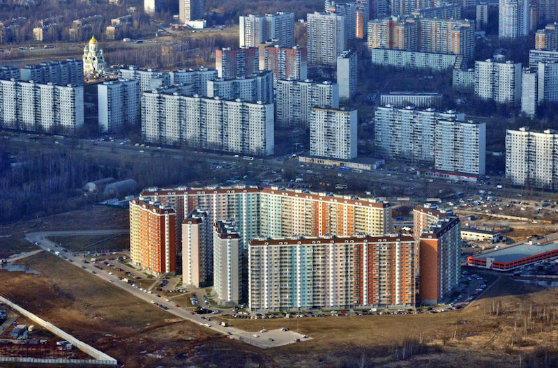 Sieht so wie hier am Moskauer Stadtrand die Zukunft nach den „Chruschtschowkas“ überall in der Stadt aus? / Tino Künzel
