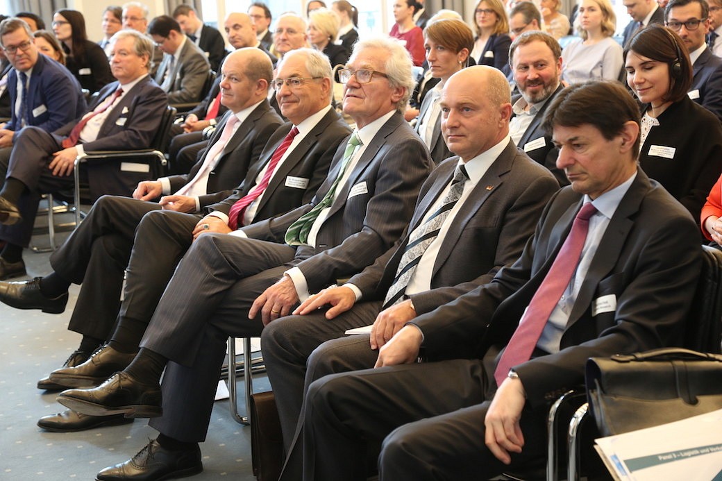Gäste des 7. Osteuropa Wirtschaftstags im Albert-Schäfer-Saal der Handelskammer Hamburg