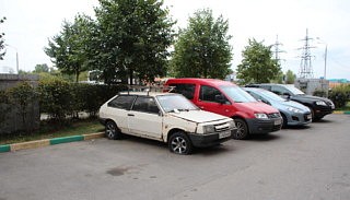 Altes Auto in Kotelniki.